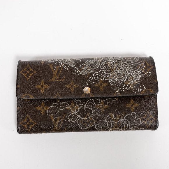 LOUIS VUITTON Limited Edition Wallet Set of 2 - Picture 2 of 15